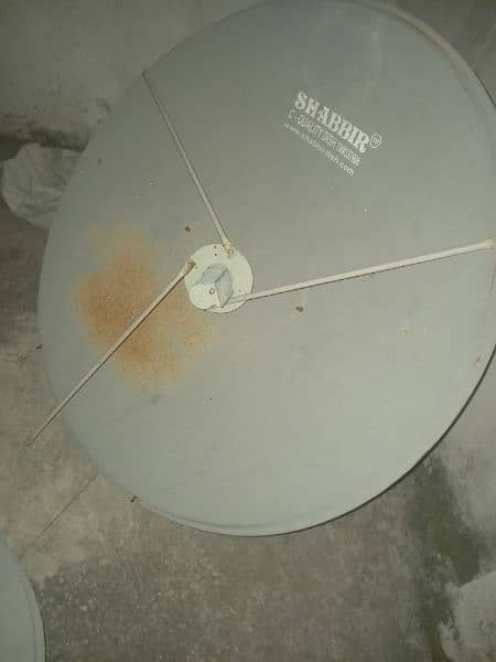 2 dish antennas 1