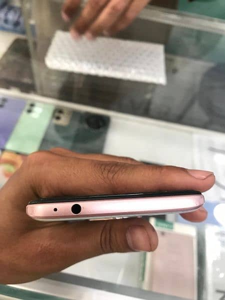 Vivo S1 pro 8gb , 128 gb , with box charger 2