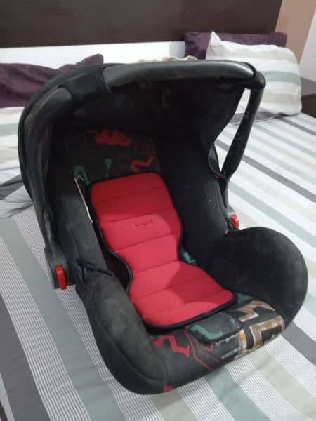 baby cot/ baby car seat baby bouncer 1