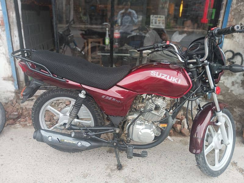 condition like new neat and clean bike just 15 k chali hui 9