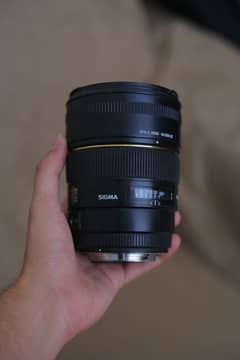 Sigma 85mm f/1.4 EX DG HSM for Canon 0