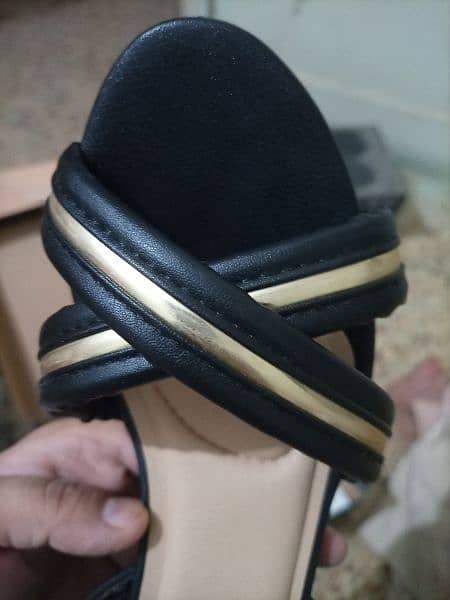 insignia sandal block heels 3