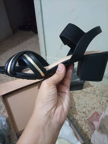 insignia sandal block heels 5