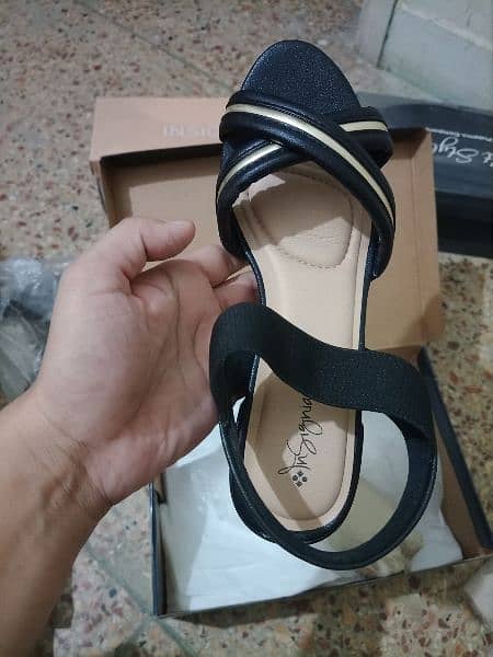 insignia sandal block heels 6