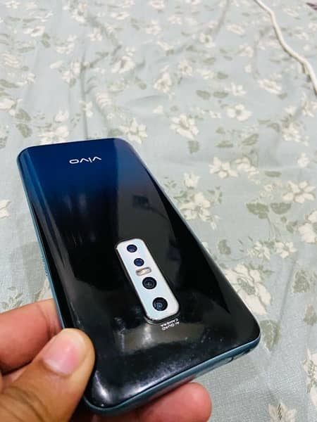 Vivo v17 pro with box and charger 0