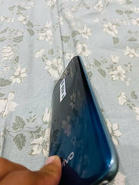 Vivo v17 pro with box and charger 1