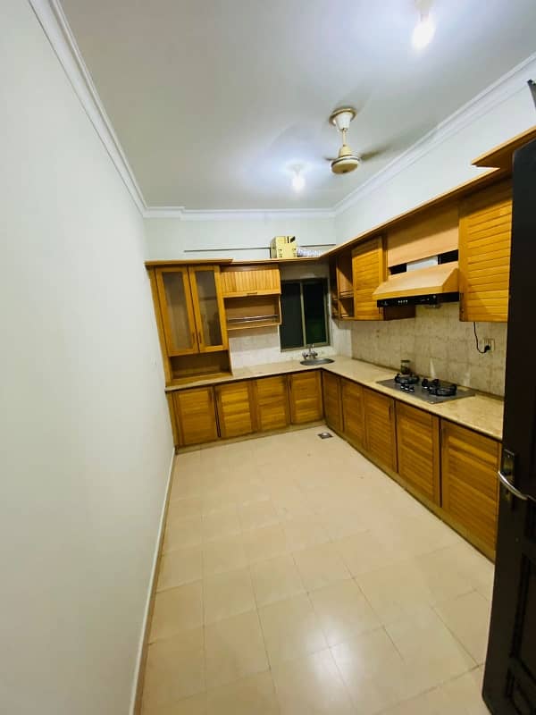 3 Bedroom Unfurnished Apartment For Rent In F11 8