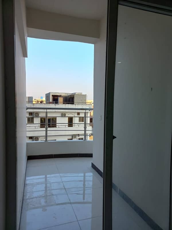700 Square Feet 1 Bedroom Available For Sale In Capital Residencia 8