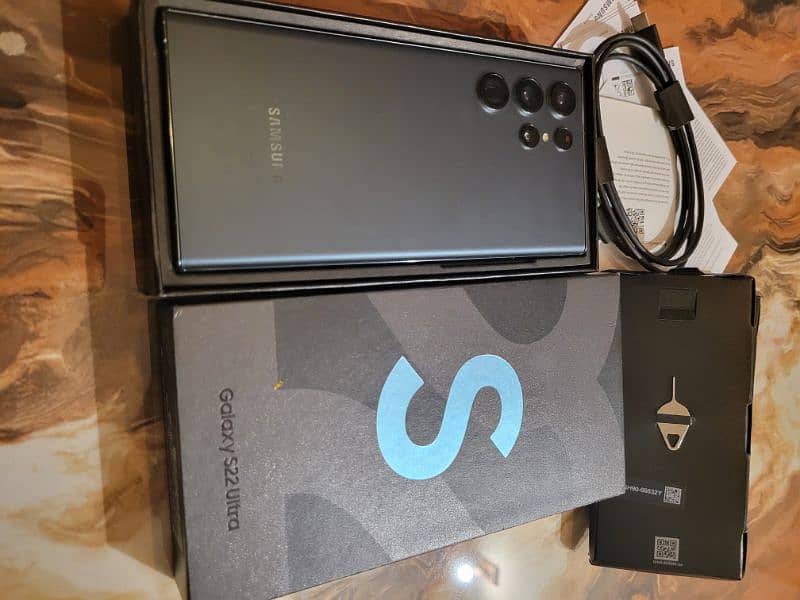 Samsung S22 Ultra (Box) 4