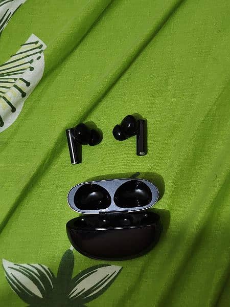 Realme Buds air 5 pro, 1 month used, 50 dB, 6 mics, Fresh condition 3