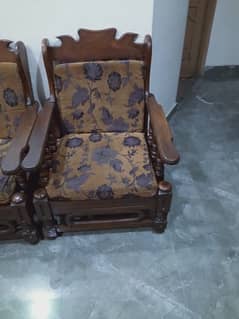 5 seater, wood is of amazing quality. Selling because want to renovate