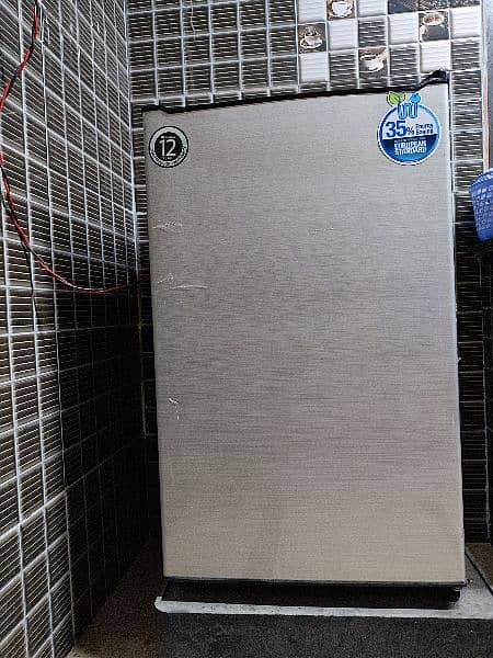 Dawlance mini fridge in excellent condition 2
