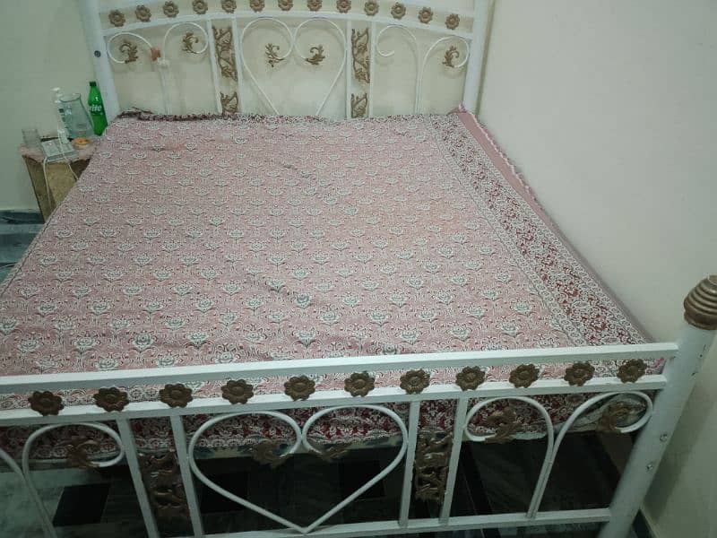 king size iron bed 2
