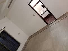 10 MARLA BEAUTIFUL OWNER BUILD HOUSE PRIME LOCATION OV A BLOCK BAHRIA TOWN
