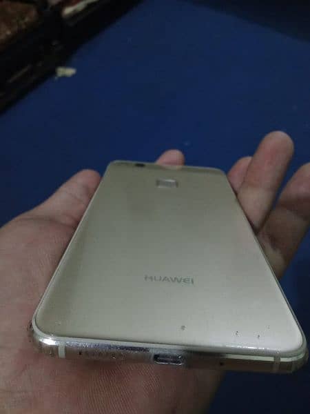 Huawei P10 lite RAM 4GB ROM 64GB Condition 10 by 9.5 1