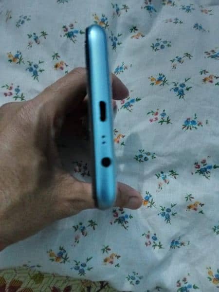 Realme C21 in Excellent Condition with original box-Best for Games 3