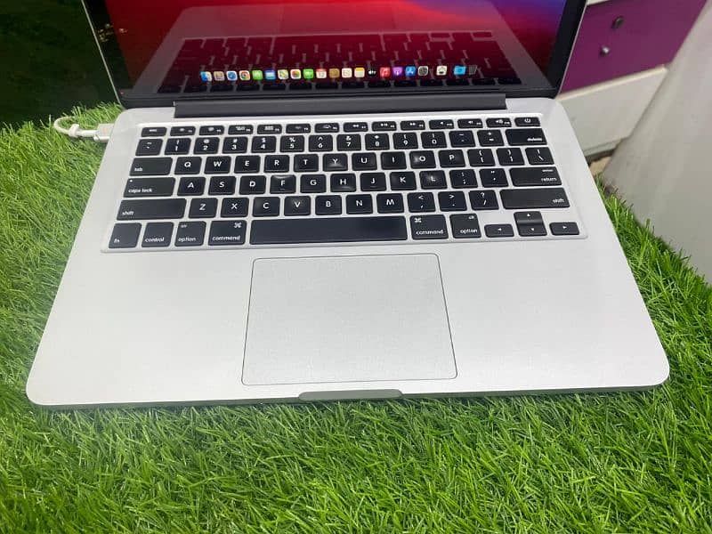 APPLE MACBOOK PRO 2015 13 inch  NOT LOCALLY USED NOT REPAIR US STOCK 4