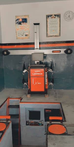 3D wheel alignment and balancing machine with computer scanner or tool 2