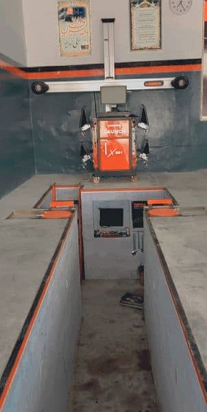3D wheel alignment and balancing machine with computer scanner or tool 3