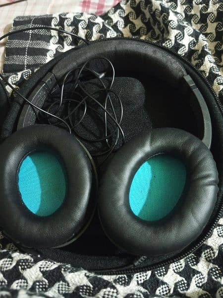 Bose QuietComfort 15 Noise Cancelling Headphones - Black 3