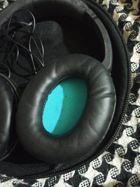 Bose QuietComfort 15 Noise Cancelling Headphones - Black 4