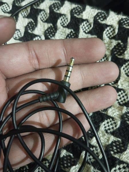 Bose QuietComfort 15 Noise Cancelling Headphones - Black 6