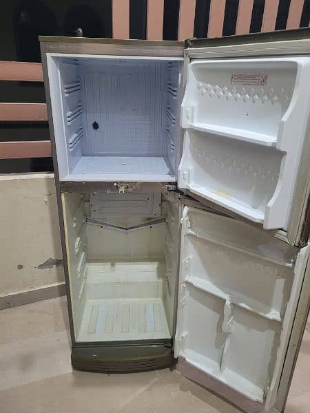 PEL Refrigerator 12 cubic ft 1