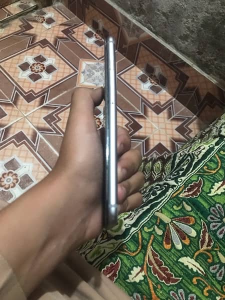 Iphone 6 Plus  Silver 2