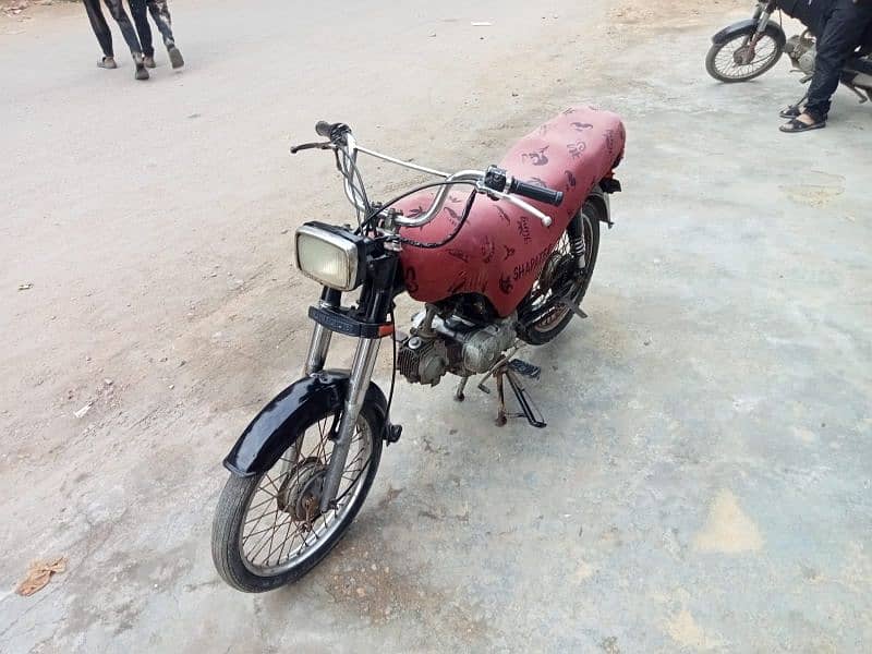 I am selling my unique 70cc in good condition. . my num 03142375616 1