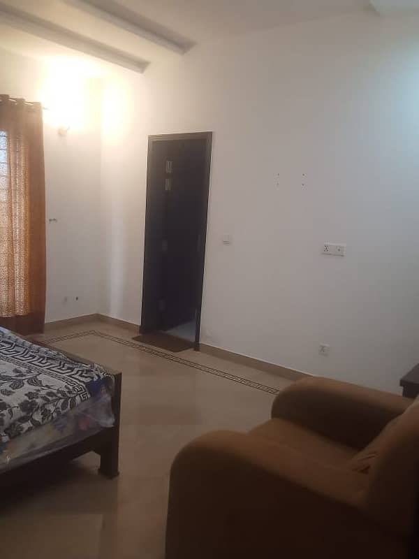 furnished room for rent in main cantt 7