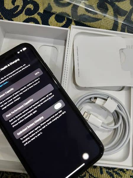 iphone 11 with box jv non active 5 months used 2