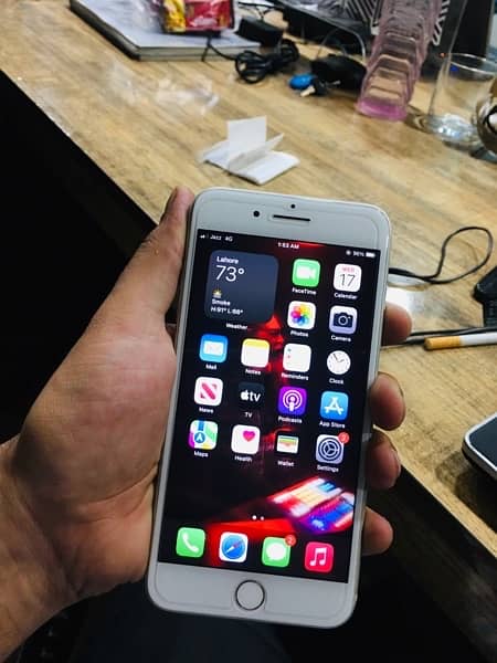 Iphone 7 Plus Silver White 256 GB PTA Approved Factory Unlock. 1