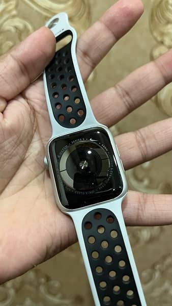 Apple Watch Series 5 44mm Nike edition 2