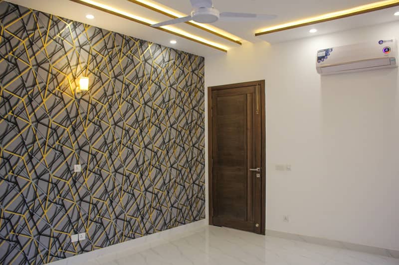 One Kanal Beautiful Bungalow Available For Sale In DHA Phase 5 Lahore At Super Hot Location 18