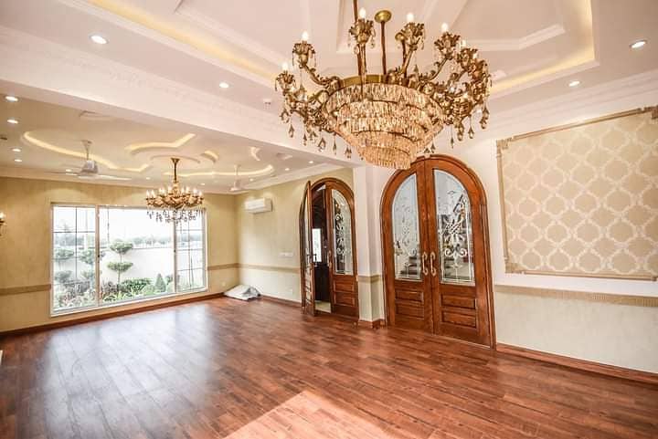 One Kanal Beautiful Bungalow Available For Sale In DHA Phase 7 Lahore At Super Hot Location. 11