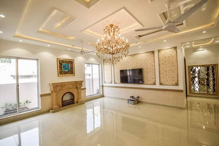 One Kanal Beautiful Bungalow Available For Sale In DHA Phase 7 Lahore At Super Hot Location. 14