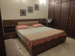 Bed Set with side tables n dressing 0