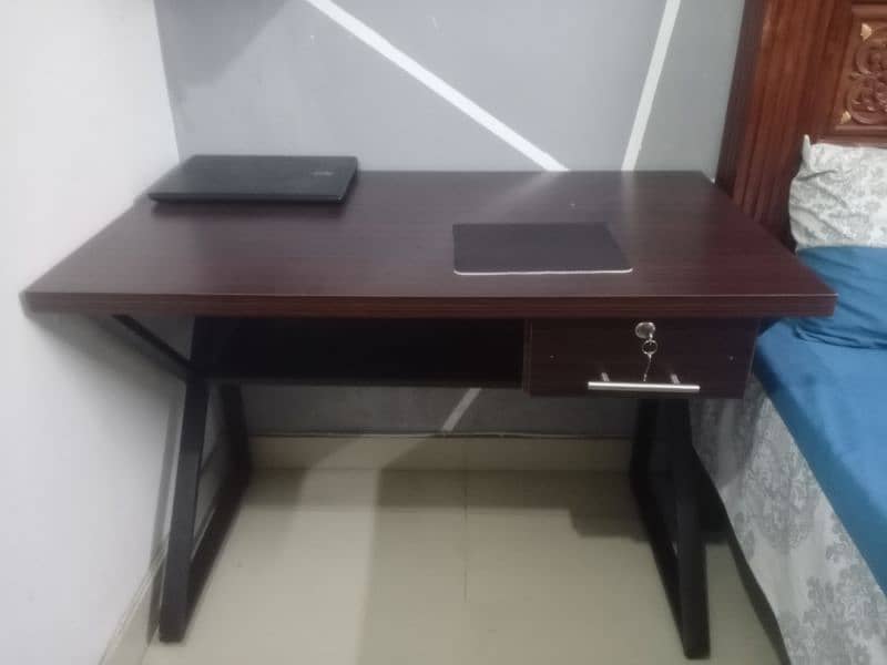 solid office table for sale 1