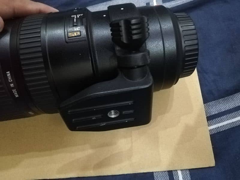 70 200 for canon sale in mint condition 10 by 9.8 2
