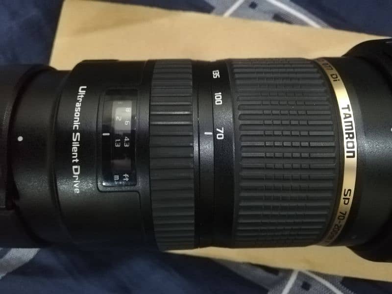 70 200 for canon sale in mint condition 10 by 9.8 5