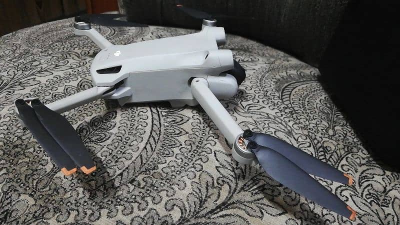 drone mini 3 pro for sale in mint condition 10 by 9.8 with 2