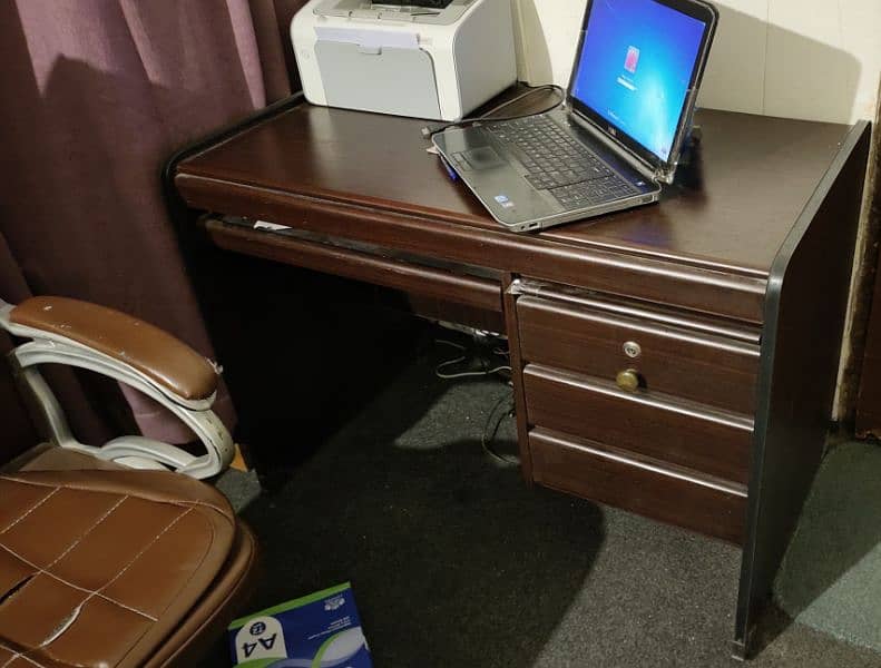 Used Office Computer table for sale 0