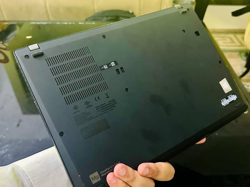 Lenovo ThinkPad X13  -11th Gen Core i7 vPro QuadCore Procesor 3