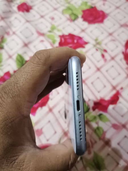 iphone 11 jv 64 gb 4 months sim time not open and repair 1