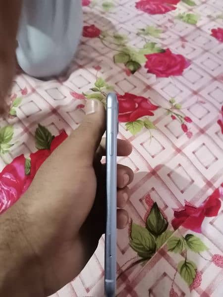 iphone 11 jv 64 gb 4 months sim time not open and repair 3