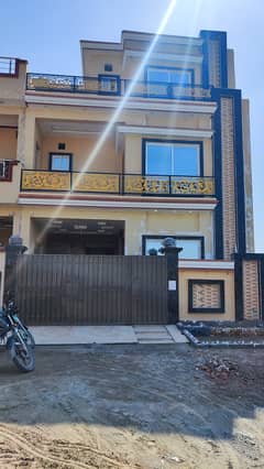 5 Marla Brand New Luxury House For Sale in Executive Block park View City Lahore 0