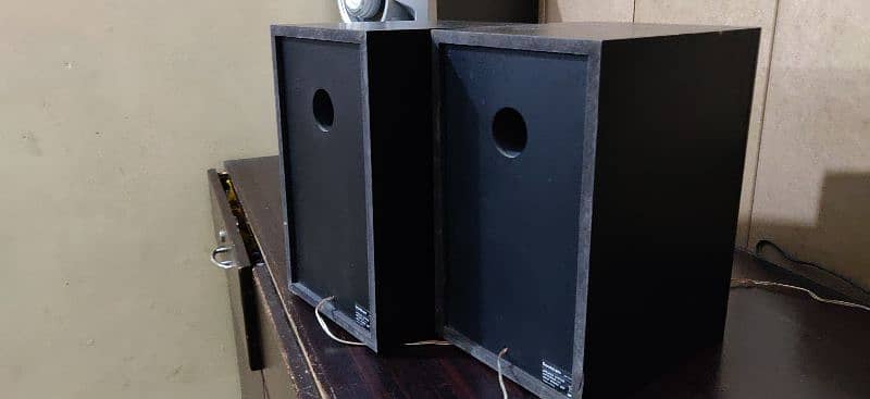 saudstrom speaker system 13