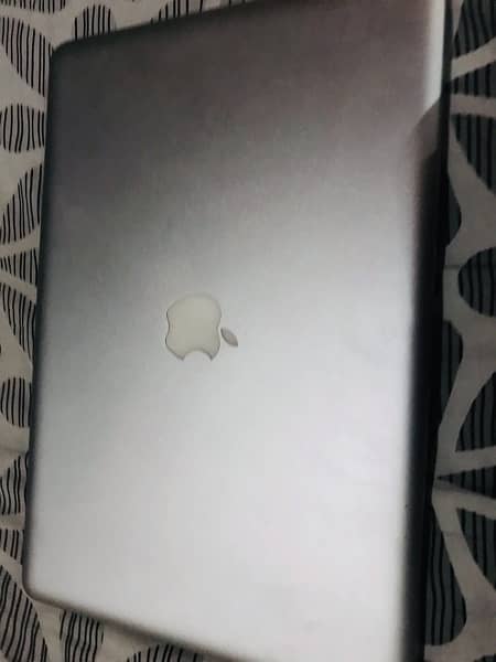 Macbook pro 15 inch 2011 core i7 for sale 2