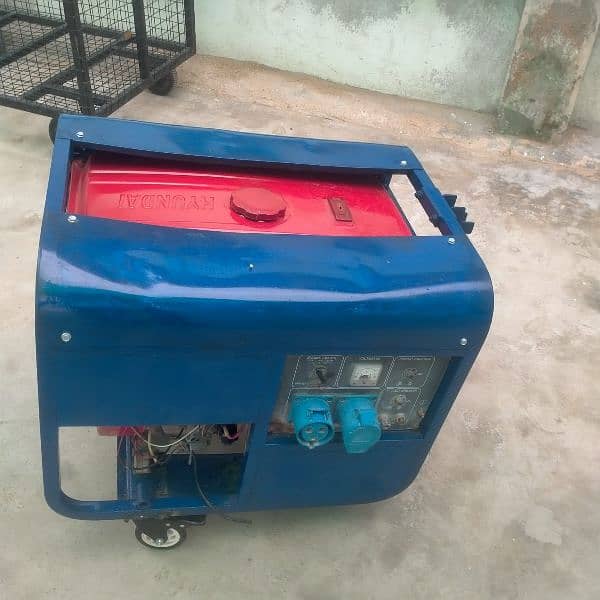 Hyundai Generator 5 KVA for sale petrol used in excellent condition. 2