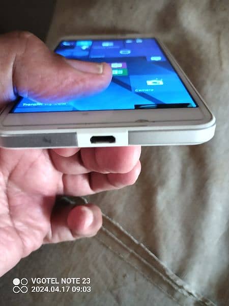 Microsoft Nokia Lumia 650. phone no: 03073112274 7